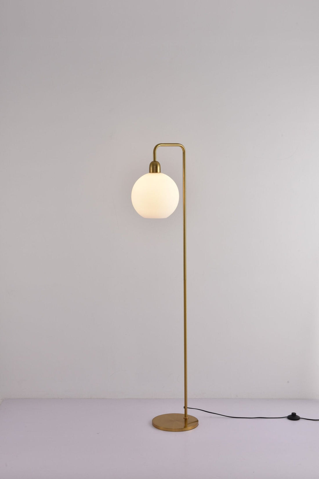 Woonkamer met verlichting op meerdere hoogtes