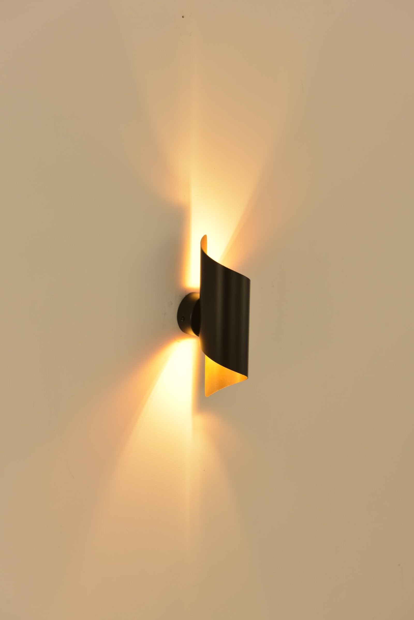 Wnandlamp Golden Twist