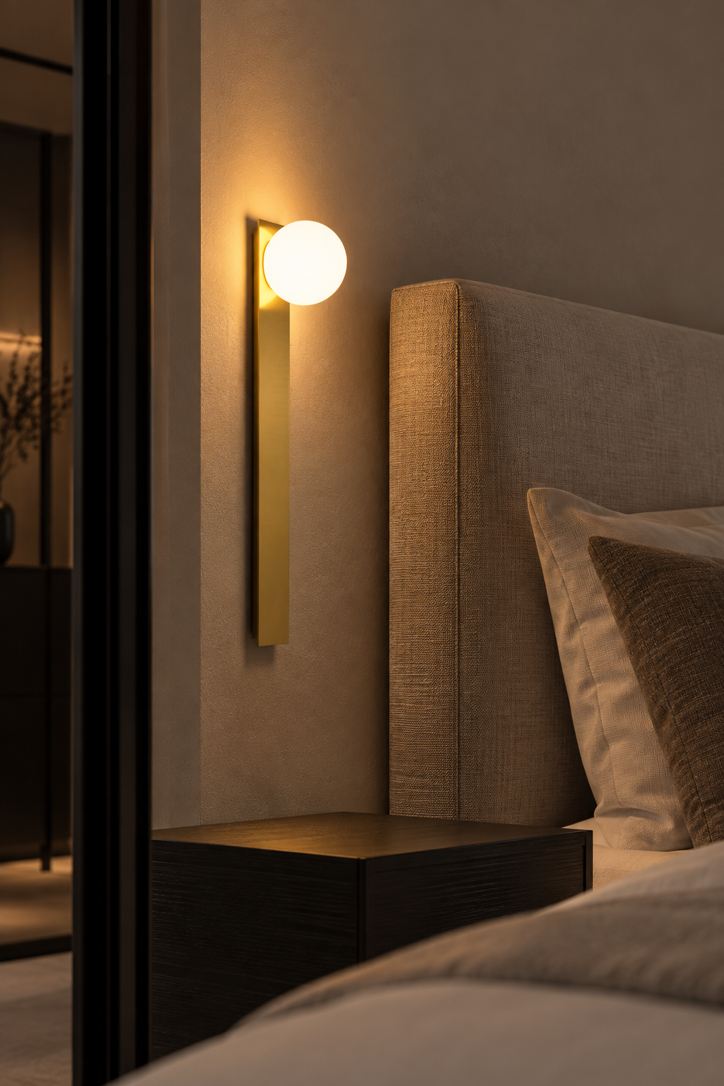 Wall lamp Nova in gold
