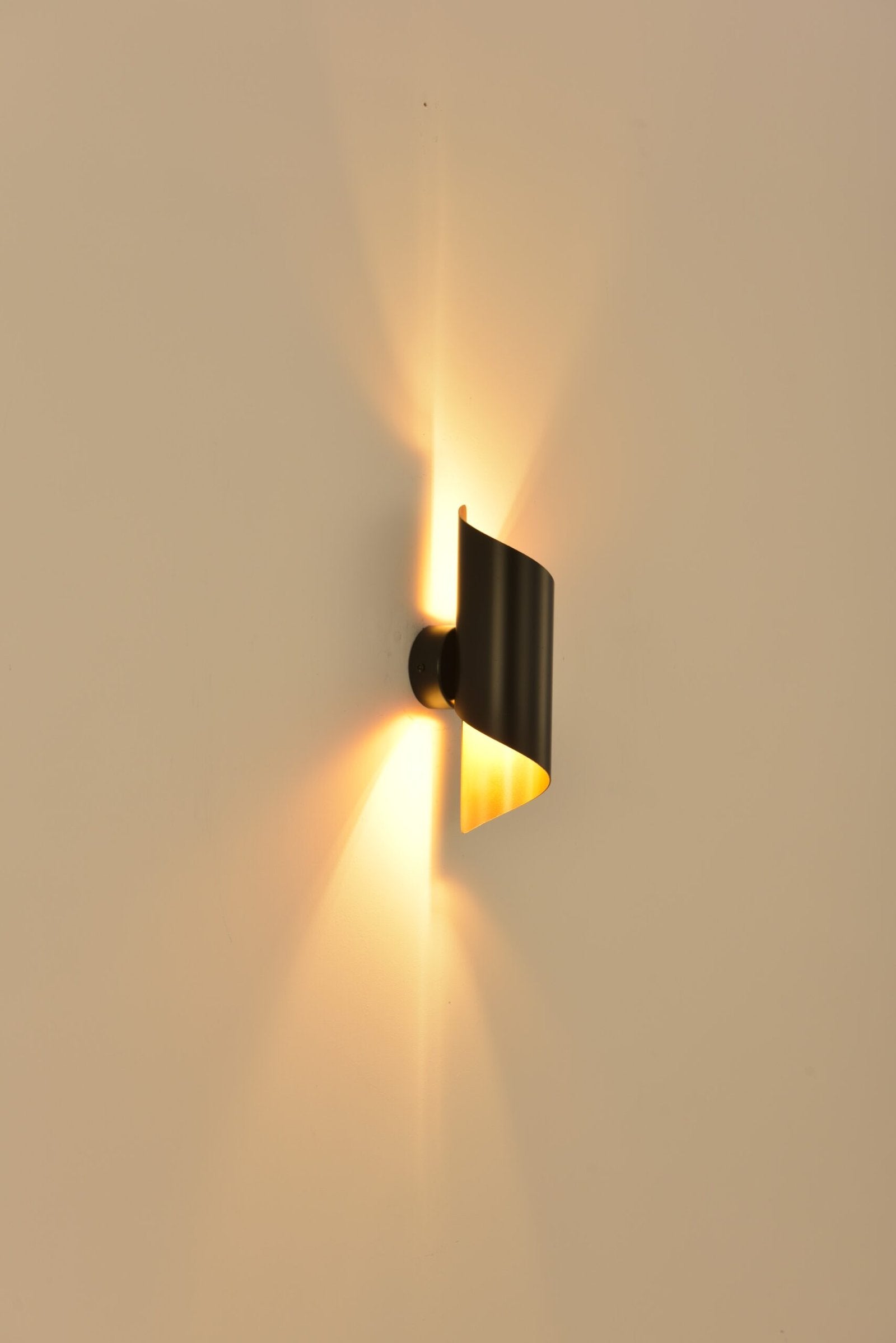 Wnandlamp Golden Twist