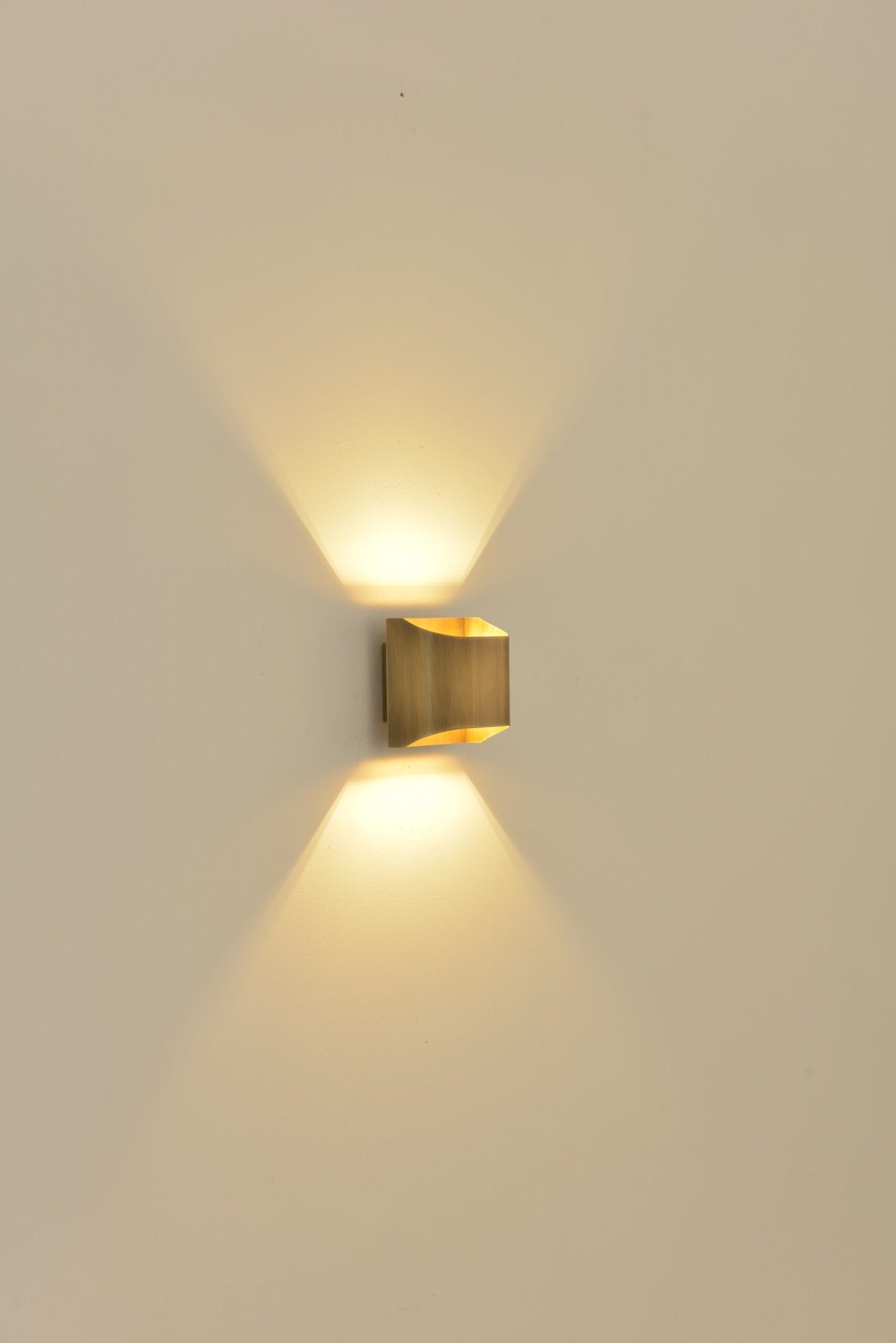 Wandlamp Ember