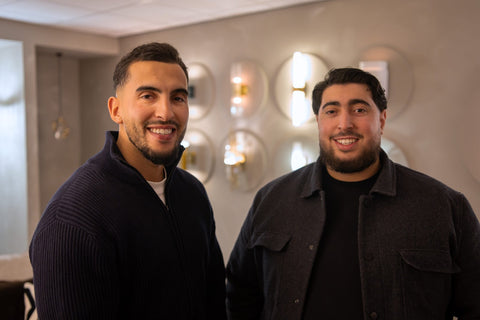 Nadir en Abdel, oprichters van Best in Light, in de showroom in Arnhem